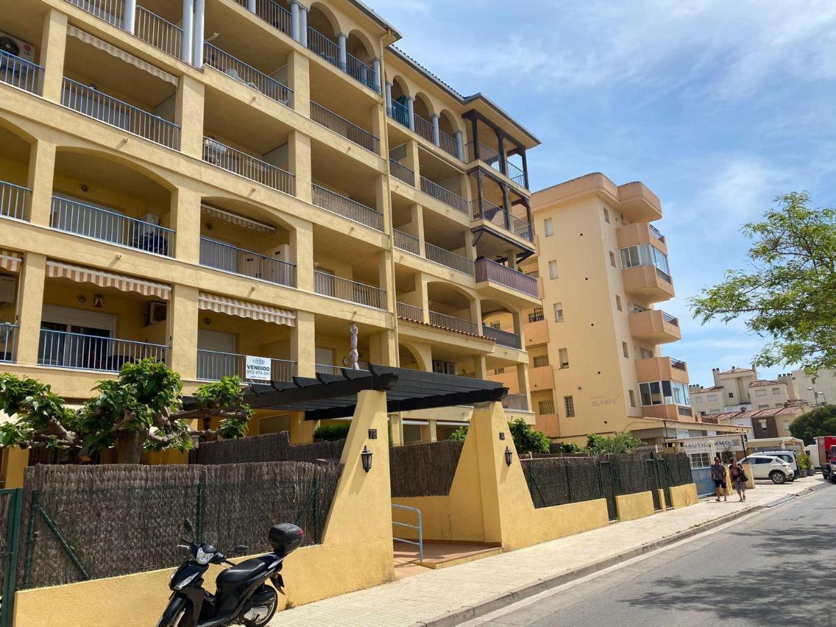 Luminoso Con Piscina, Terraza Y Parking, Cerca De La Playa En Santa Margarida - Es-228-125 * Roses